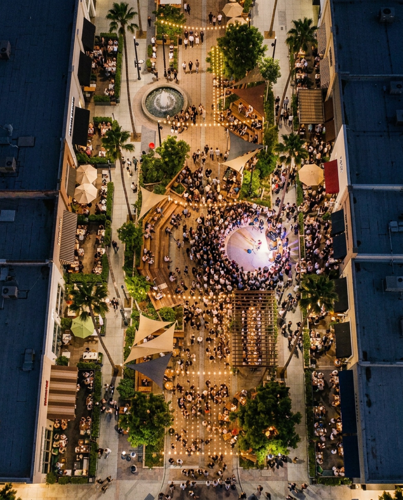The Third Street Promenade packed at night